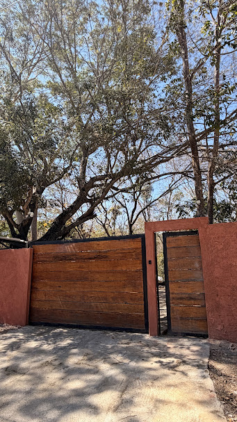 Portão de entrada da propriedade